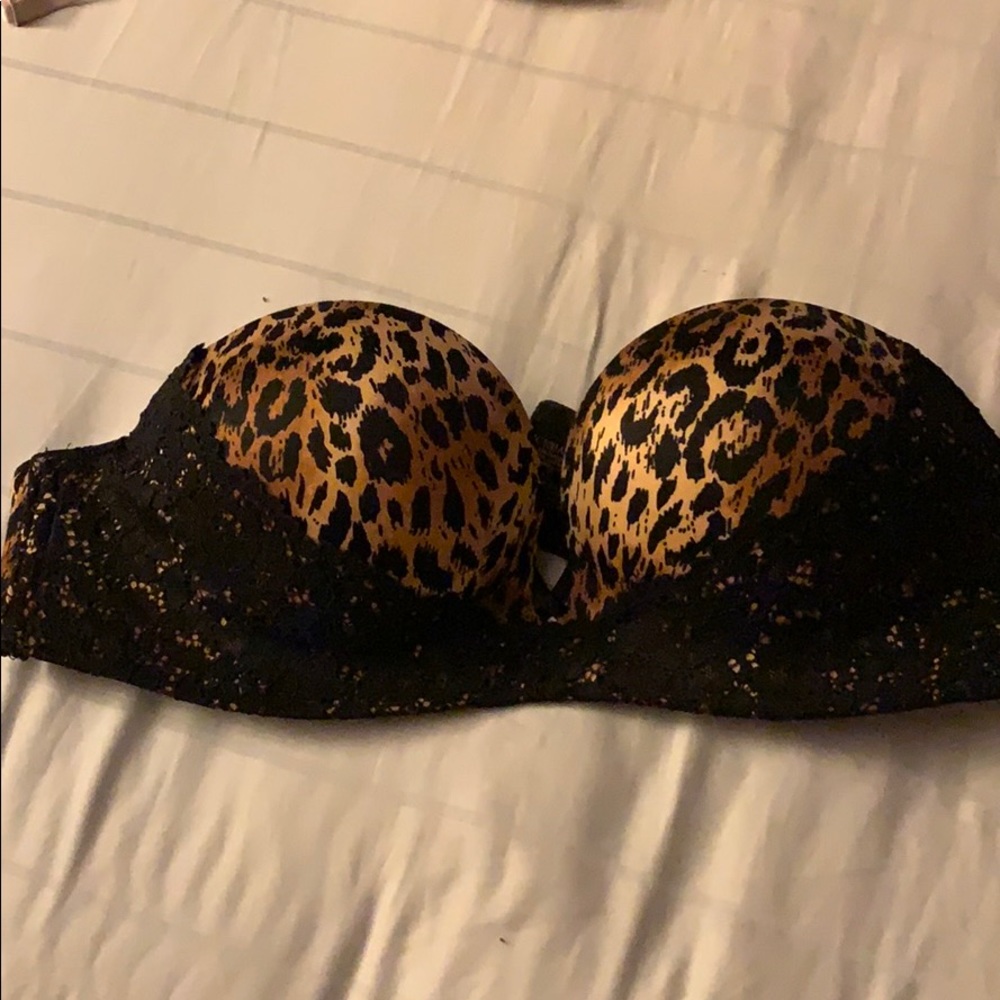 VS Bombshell strapless bra